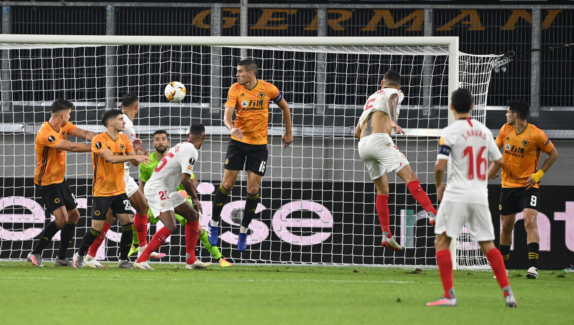 Ronaldo Argentina lập công, Sevilla lại mơ kỷ lục Europa League - Ảnh 4.