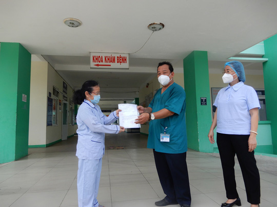 Đ&agrave; Nẵng- Quảng Ng&atilde;i: Th&ecirc;m 3 bệnh nh&acirc;n Covid-19 xuất viện - Ảnh 2.