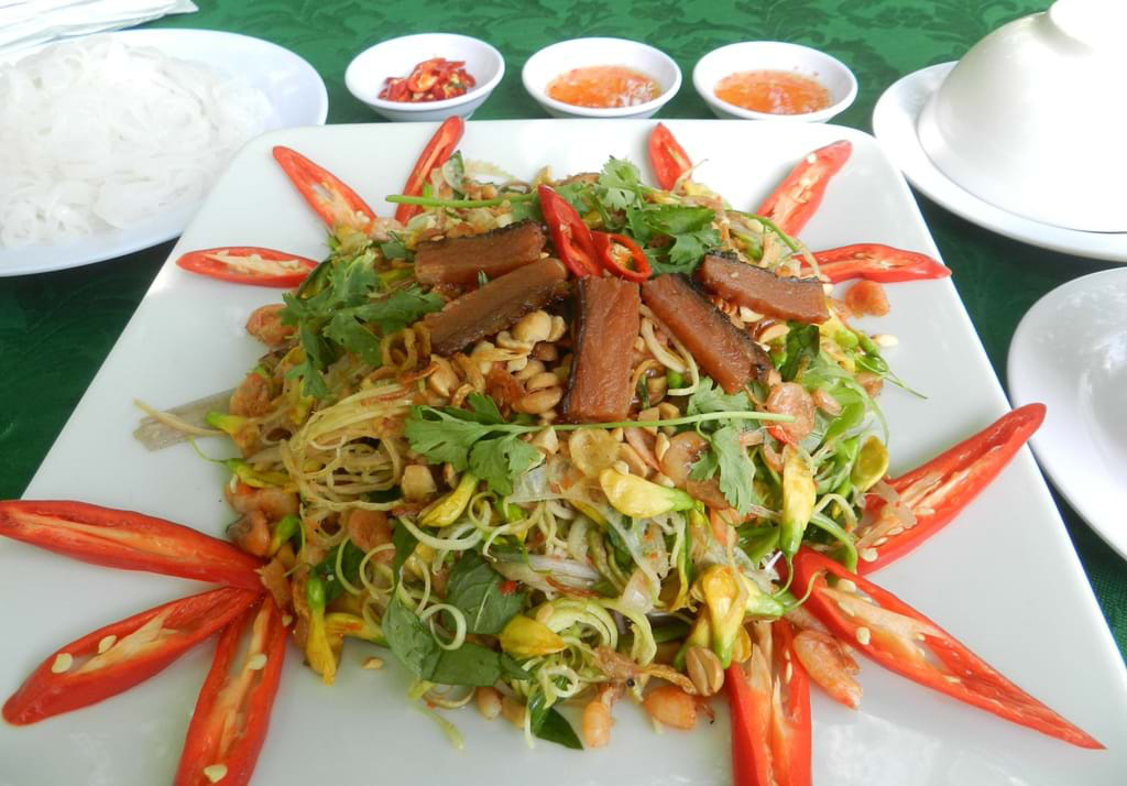 Trắm cỏ: từ c&aacute; &ldquo;ăn theo&rdquo; th&agrave;nh mắm đặc sản - Ảnh 4.