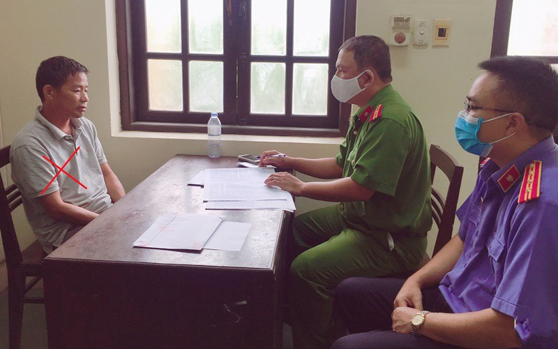 Mâu thuẫn vì không xin được thuốc lào, dùng dao đâm chết bạn đồng niên