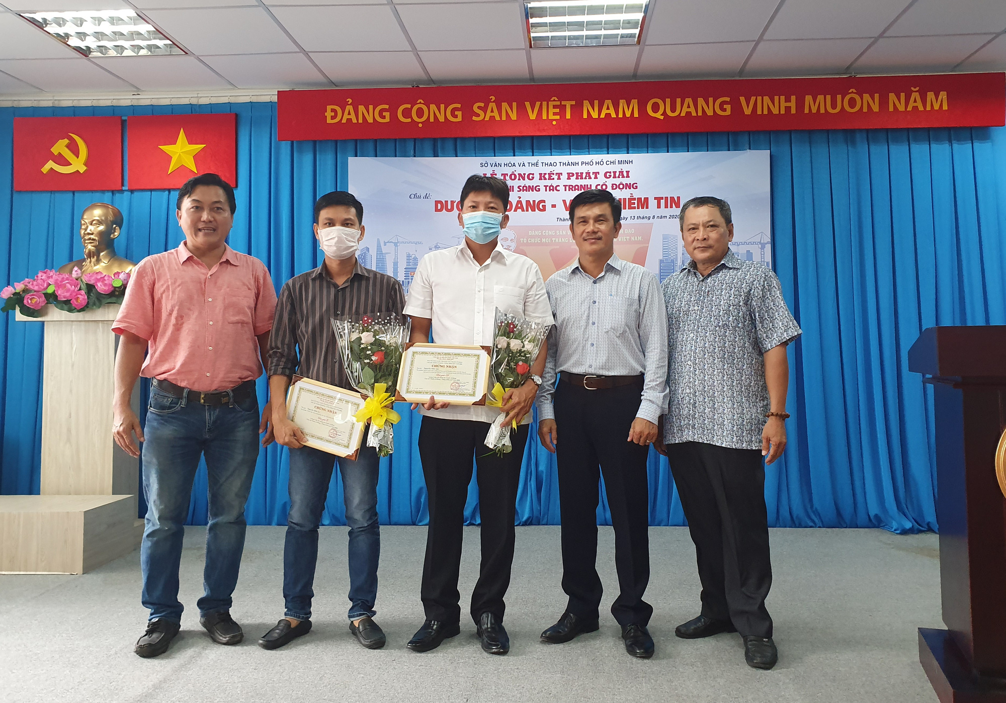 Trao giải cuộc thi sáng tác tranh cổ động “Dưới cờ Đảng - Vững niềm tin”