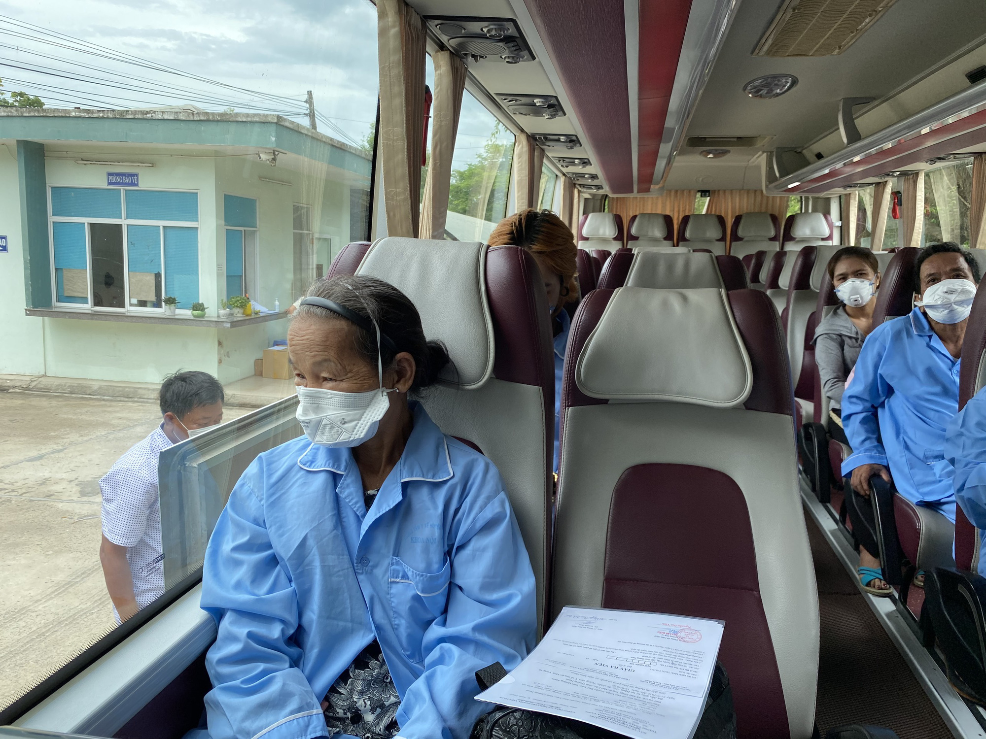 Đà Nẵng: 10 bệnh nhân Covid-19 ở Bệnh viện dã chiến Hòa Vang xuất viện - Ảnh 6.