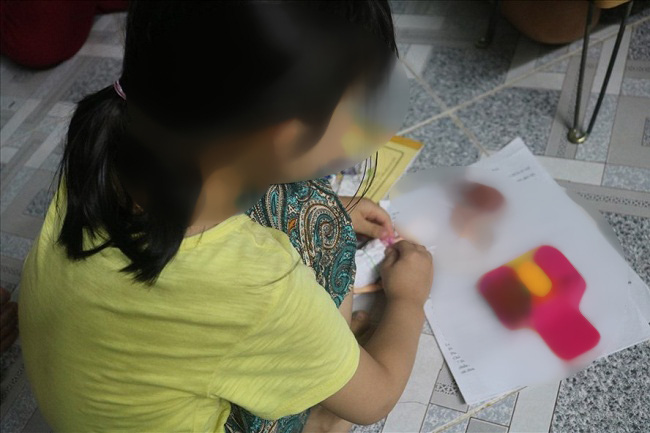 Bé gái 12 tuổi chơi ở nơi công cộng bị “yêu râu xanh” 40 tuổi dâm ô