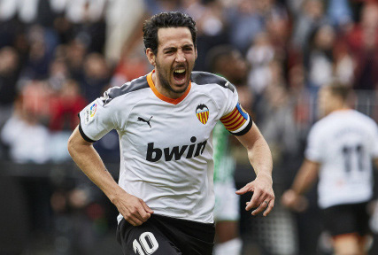 Cạn kiệt tài chính, "cựu vương" Valencia rao bán cả đội bóng La Liga
