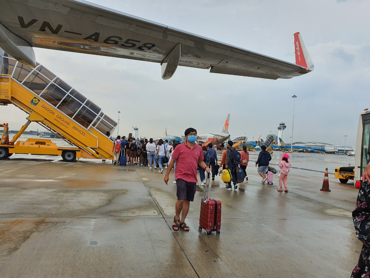 Khiếu nại về vé máy bay tăng đột biến giữa dịch Covid-19