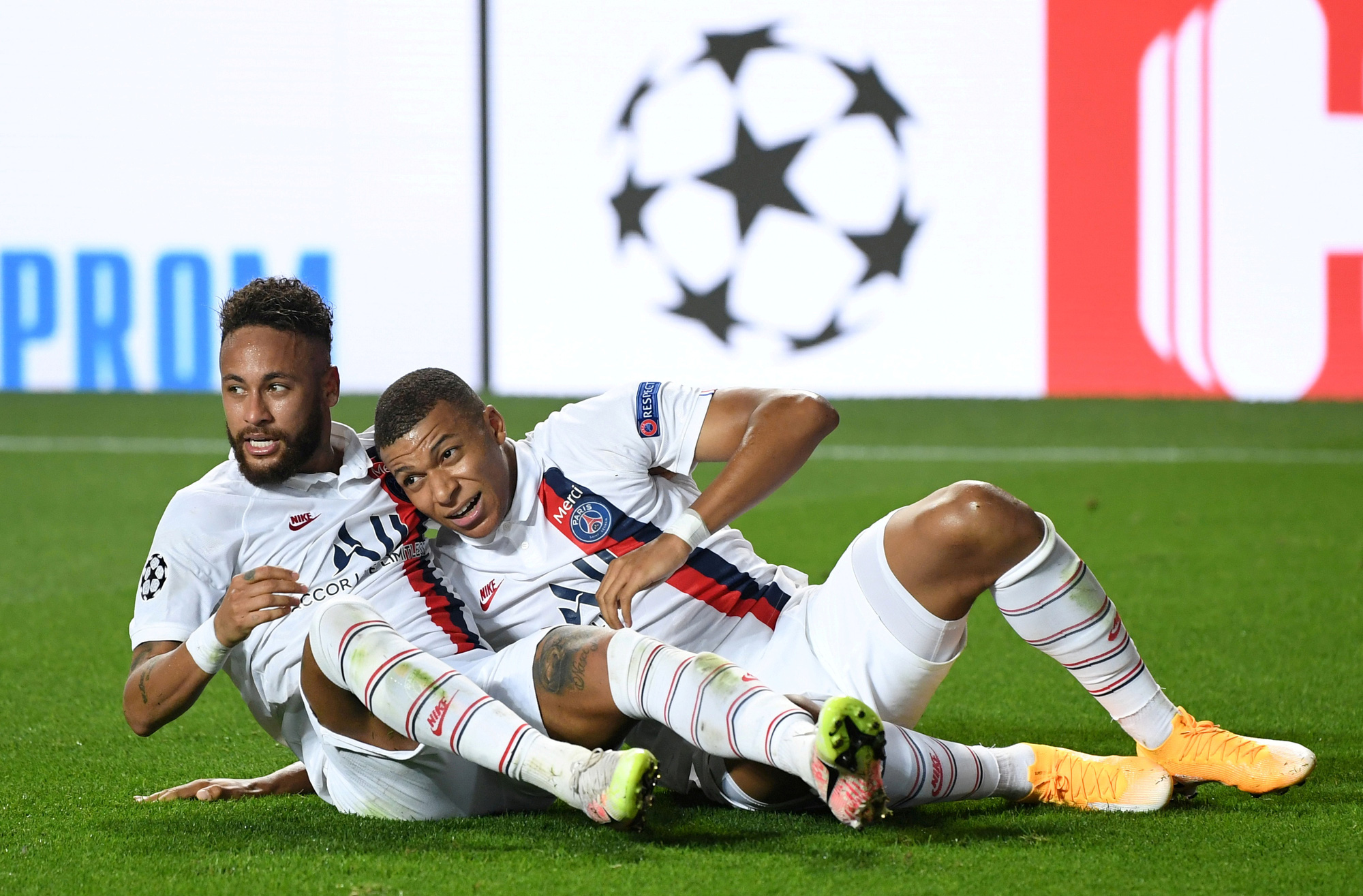 Ngược dòng nghẹt thở, PSG vào bán kết Champions League - Ảnh 8.