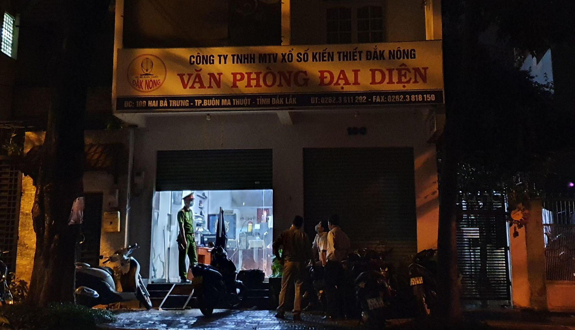 Tụ tập ăn nhậu trong thời gian cách ly xã hội, 7 người bị phạt 35 triệu đồng - Ảnh 1.