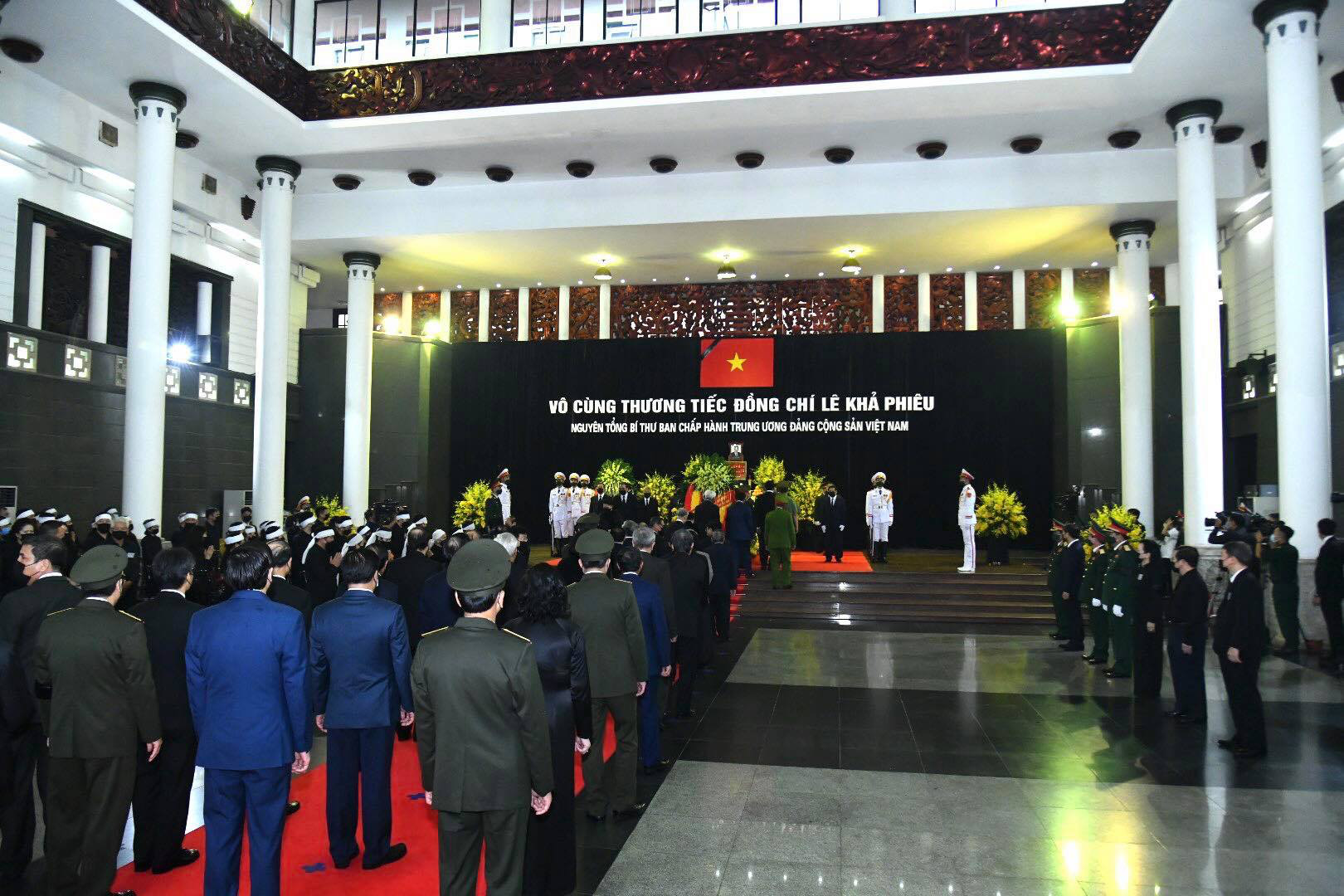 Thủ tướng Nguyễn Xu&acirc;n Ph&uacute;c, Chủ tịch QH Nguyễn Thị Kim Ng&acirc;n viếng nguy&ecirc;n Tổng B&iacute; thư L&ecirc; Khả Phi&ecirc;u - Ảnh 25.