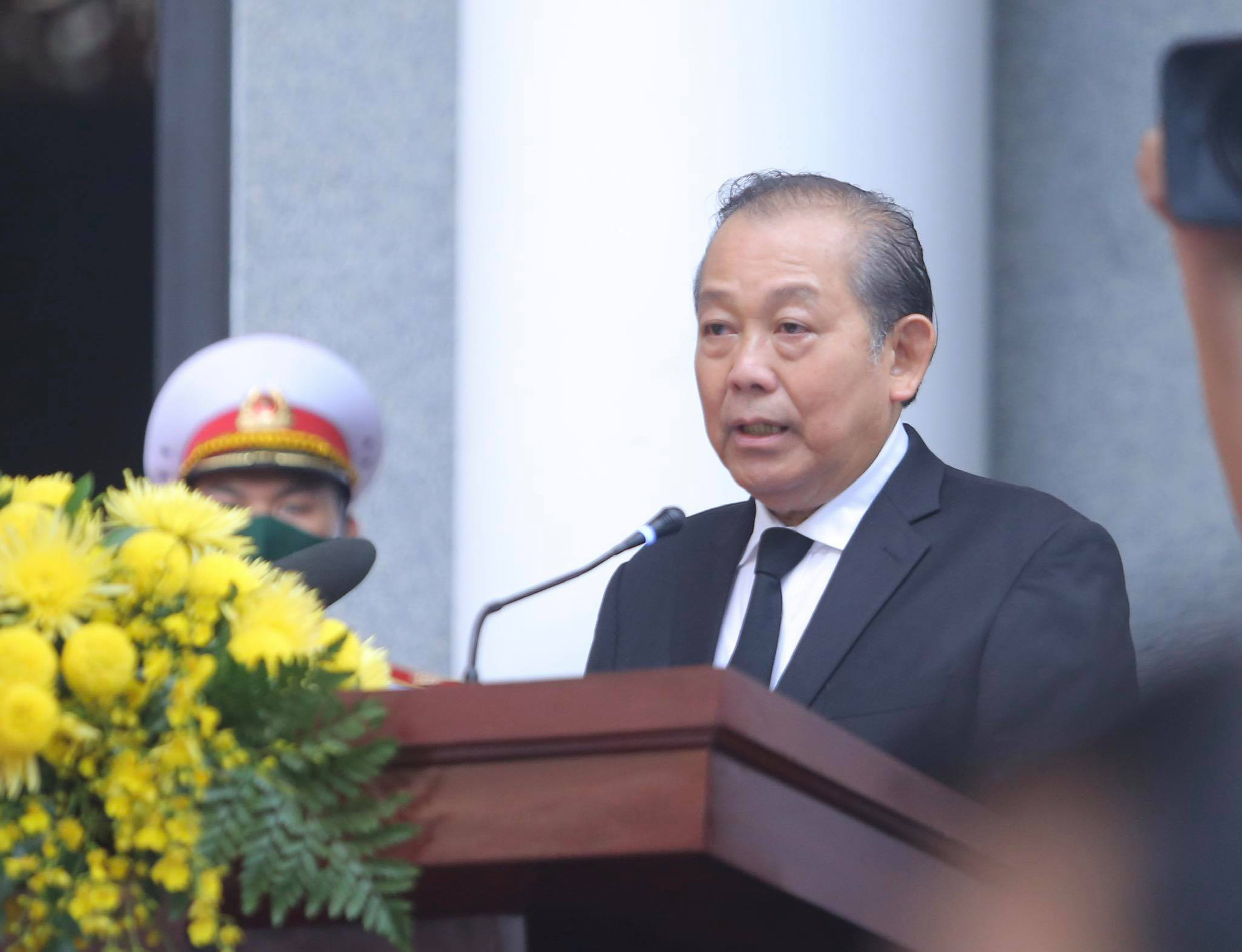 Thủ tướng Nguyễn Xu&acirc;n Ph&uacute;c, Chủ tịch QH Nguyễn Thị Kim Ng&acirc;n viếng nguy&ecirc;n Tổng B&iacute; thư L&ecirc; Khả Phi&ecirc;u - Ảnh 14.