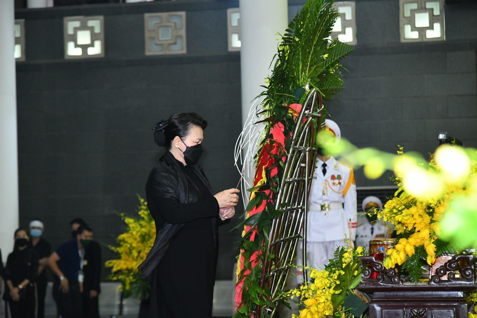 Thủ tướng Nguyễn Xu&acirc;n Ph&uacute;c, Chủ tịch QH Nguyễn Thị Kim Ng&acirc;n viếng nguy&ecirc;n Tổng B&iacute; thư L&ecirc; Khả Phi&ecirc;u - Ảnh 29.