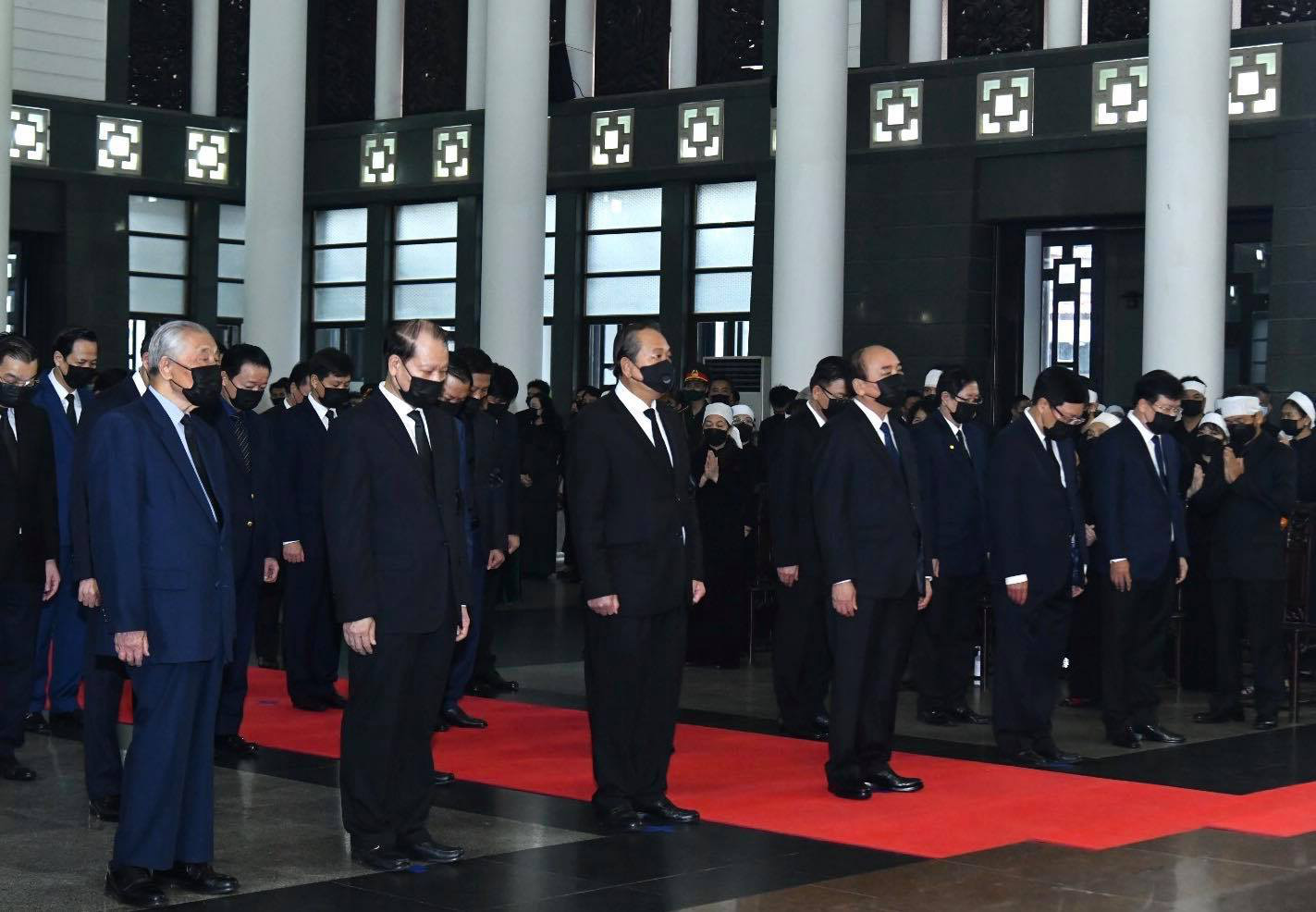 Thủ tướng Nguyễn Xu&acirc;n Ph&uacute;c, Chủ tịch QH Nguyễn Thị Kim Ng&acirc;n viếng nguy&ecirc;n Tổng B&iacute; thư L&ecirc; Khả Phi&ecirc;u - Ảnh 24.