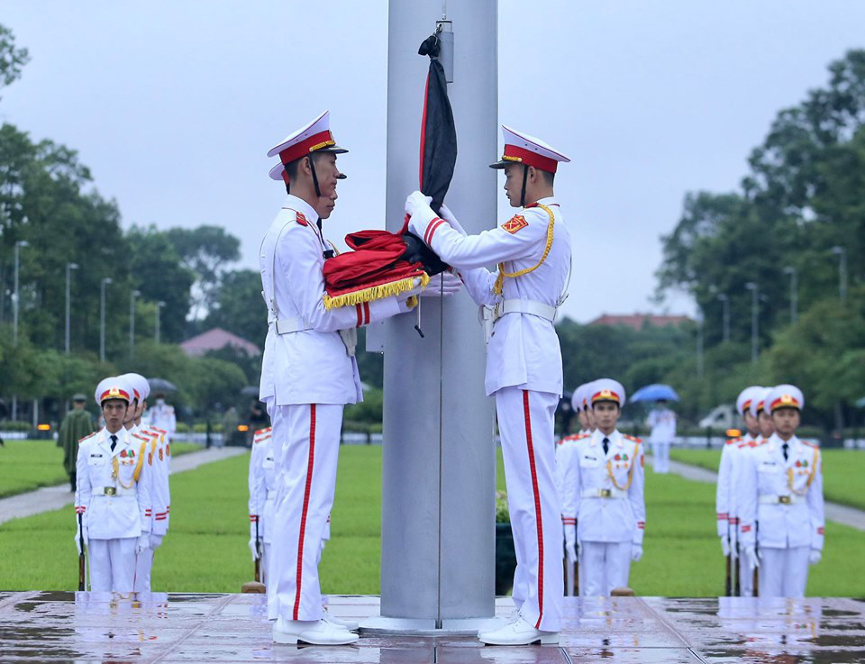 Toàn cảnh Lễ treo cờ rủ Quốc tang nguyên Tổng Bí thư Lê Khả Phiêu