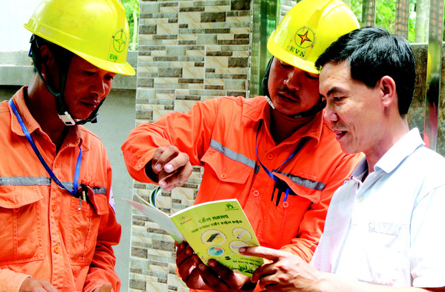 Giá điện phải minh bạch!