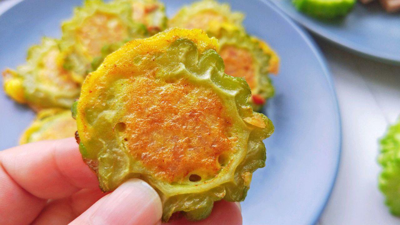 M&oacute;n ngon bất ngờ từ mướp đắng v&agrave; nguy&ecirc;n liệu dễ kiếm n&agrave;y - Ảnh 8.