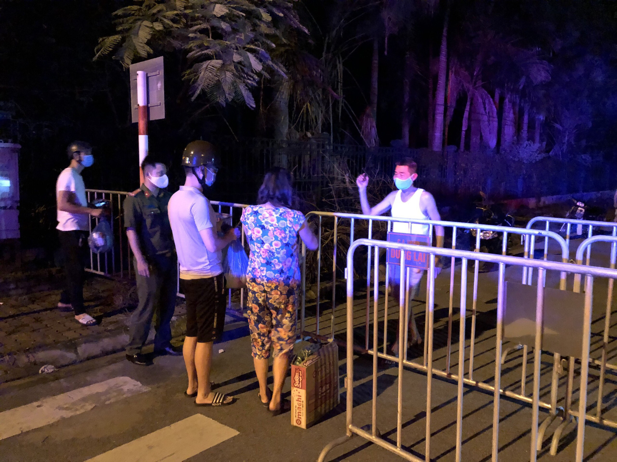 Hải Dương công bố lịch trình đi lại của 3 ca mắc Covid-19 trong cộng đồng, chưa xác định nguồn lây - Ảnh 2.