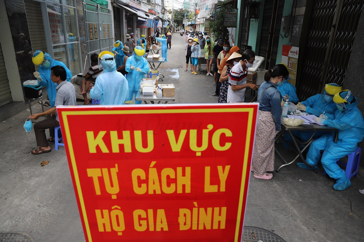 Đ&agrave; Nẵng: Sau đ&aacute;m tang, ph&aacute;t hiện 3 người nh&agrave; c&ugrave;ng mắc Covid-19 - Ảnh 1.