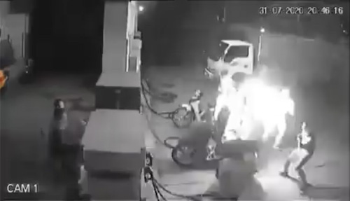 Hút thuốc ở cây xăng, coi chừng bị phạt tù