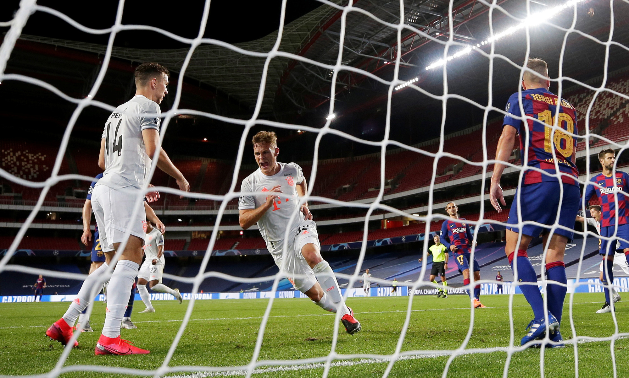 Đ&ecirc;m Lisbon kinh ho&agrave;ng, Barcelona đại bại 2-8 trước Bayern Munich - Ảnh 6.