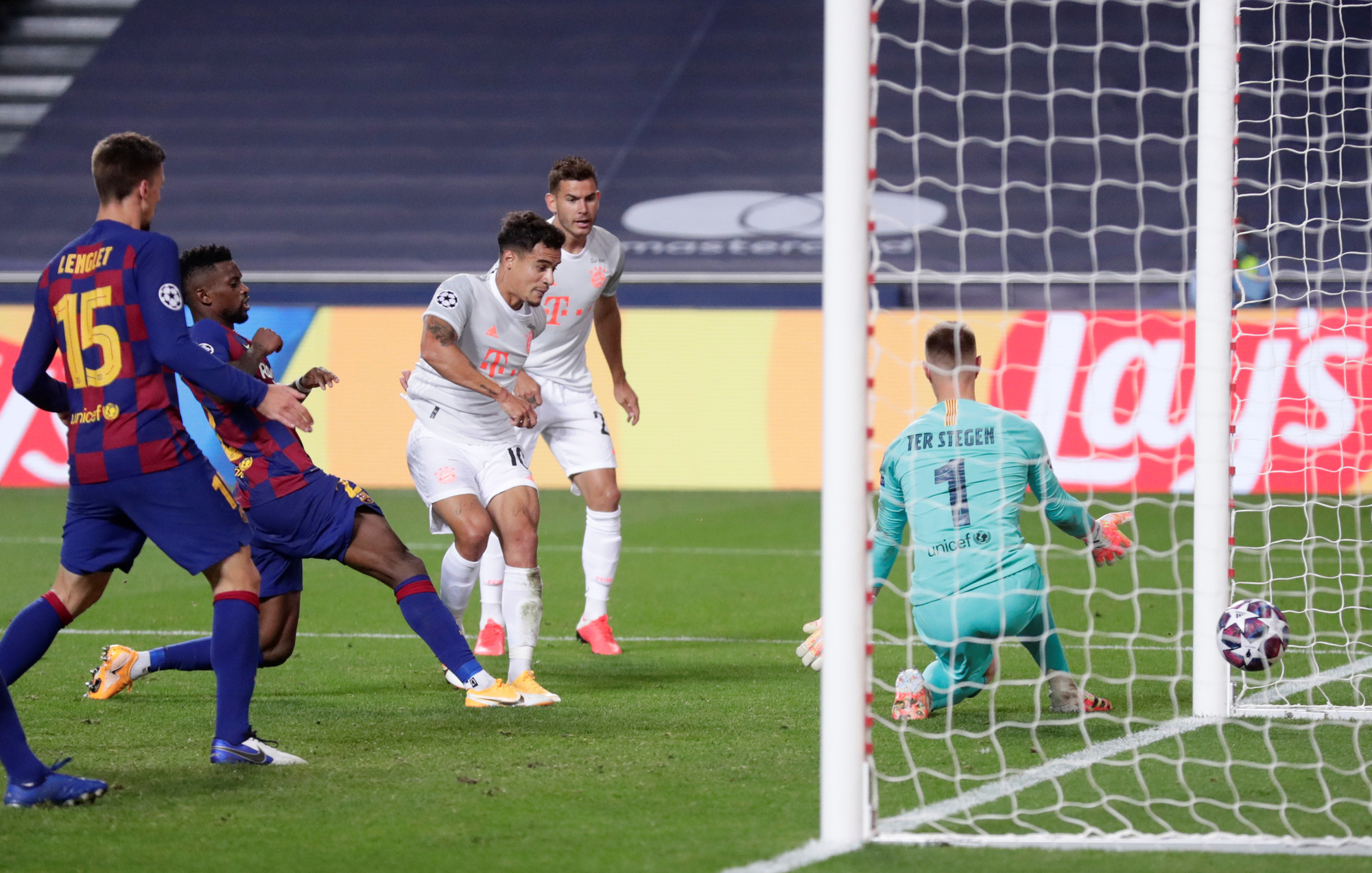 Đ&ecirc;m Lisbon kinh ho&agrave;ng, Barcelona đại bại 2-8 trước Bayern Munich - Ảnh 8.