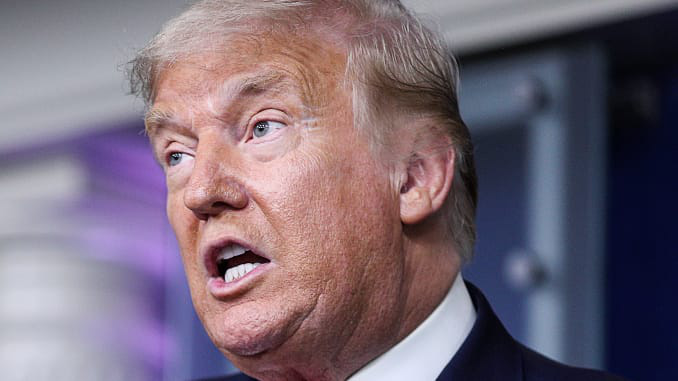 Tổng thống Trump nói về vaccine của Nga giữa hoài nghi của chuyên gia