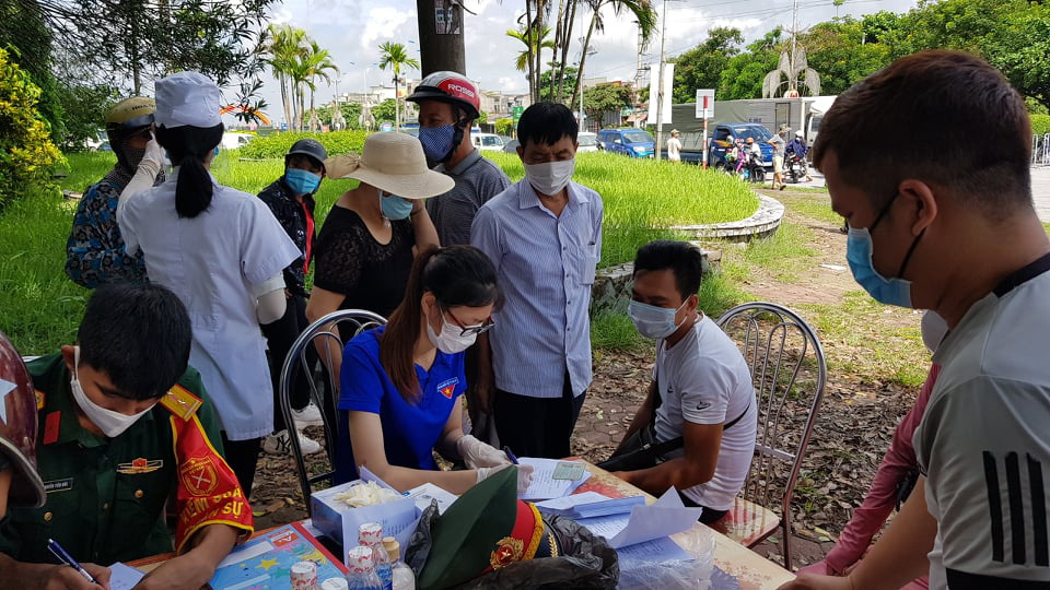 Phạt 13 người cố tình không khai báo y tế sau khi dự tiệc sinh nhật tại "Thế giới bò tươi"