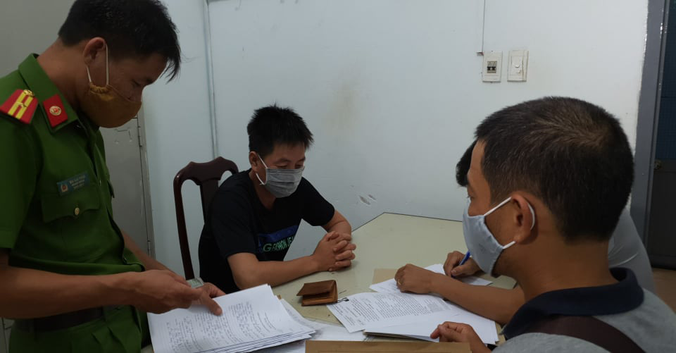 Chém người rồi trốn truy nã đến Bình Phước cạo mủ cao su