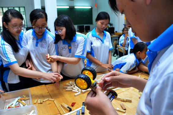 &Aacute;p dụng linh hoạt c&aacute;c h&igrave;nh thức gi&aacute;o dục STEM - Ảnh 1.