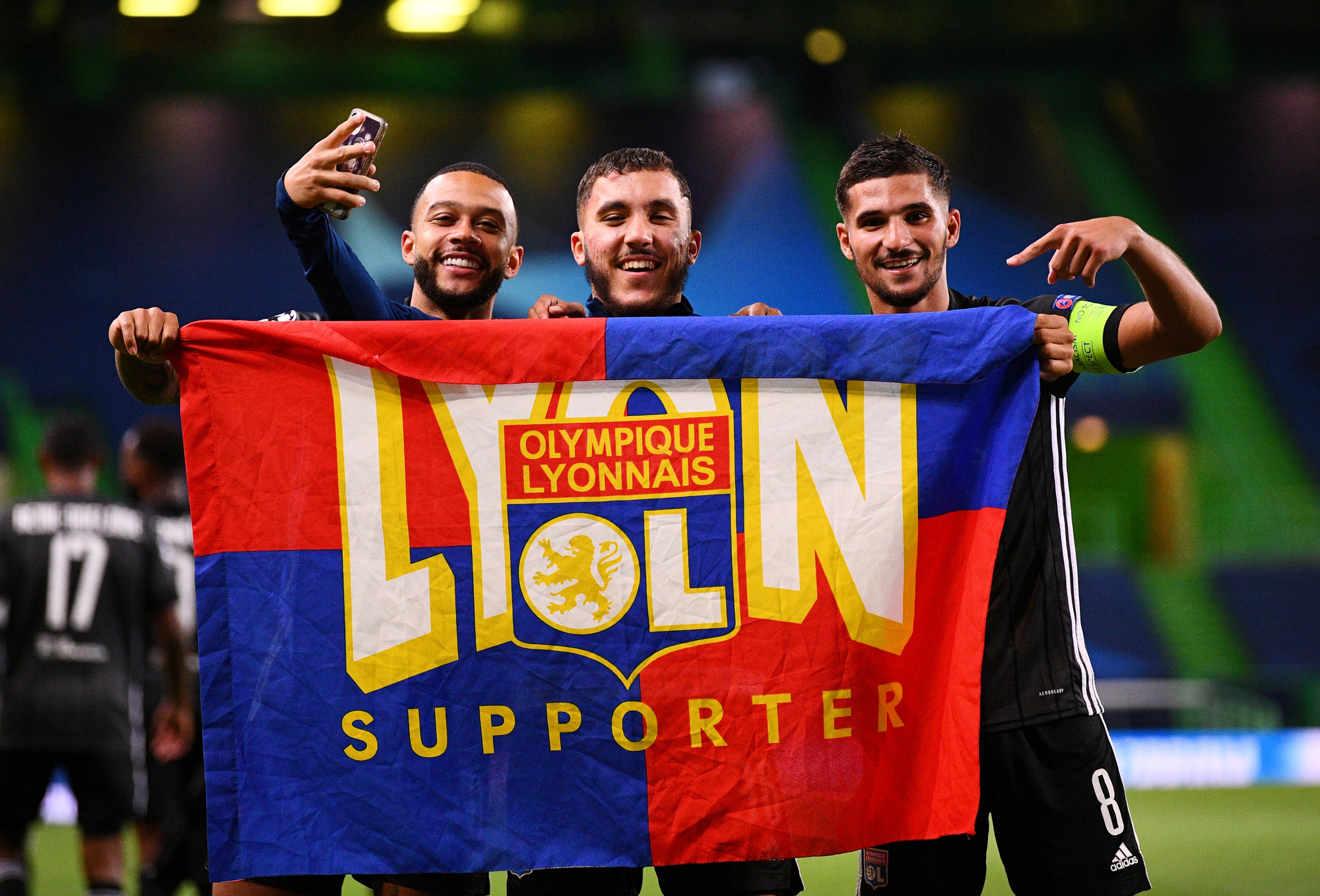Đại địa chấn Champions League, Lyon quật ng&atilde; đại gia Man City - Ảnh 11.
