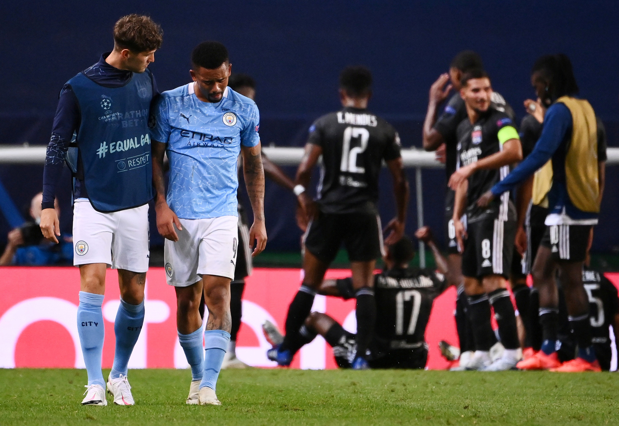 Đại địa chấn Champions League, Lyon quật ng&atilde; đại gia Man City - Ảnh 9.