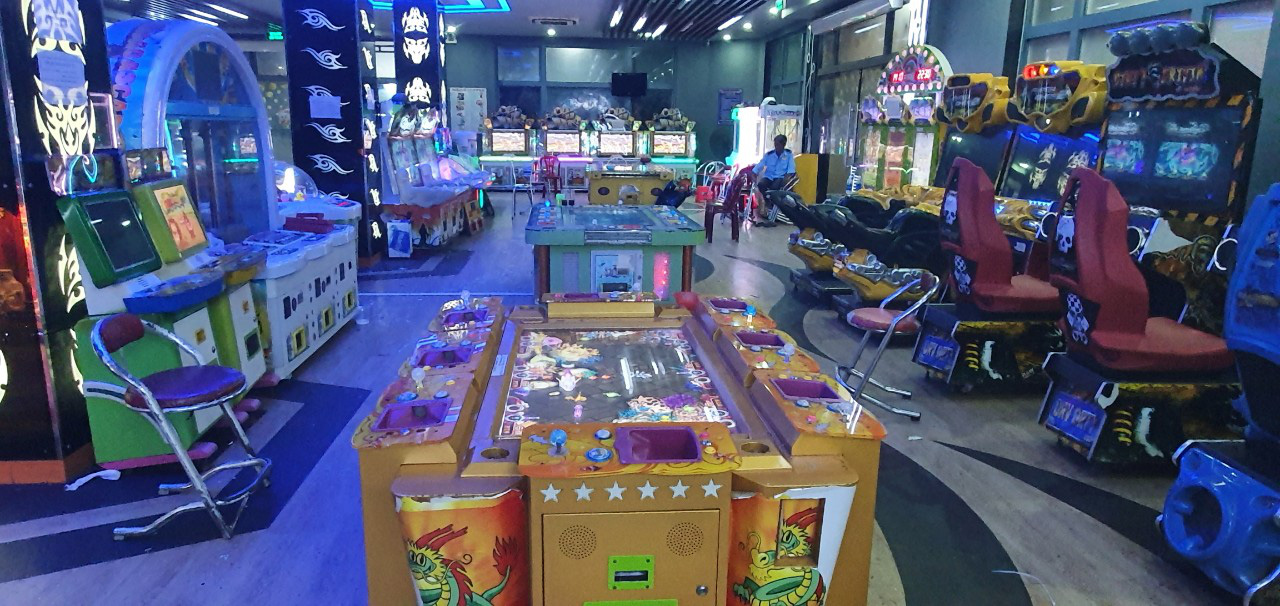 57 nam thanh, nữ t&uacute; say sưa chơi game bắn c&aacute; ăn tiền giữa dịch Covid-19 - Ảnh 2.