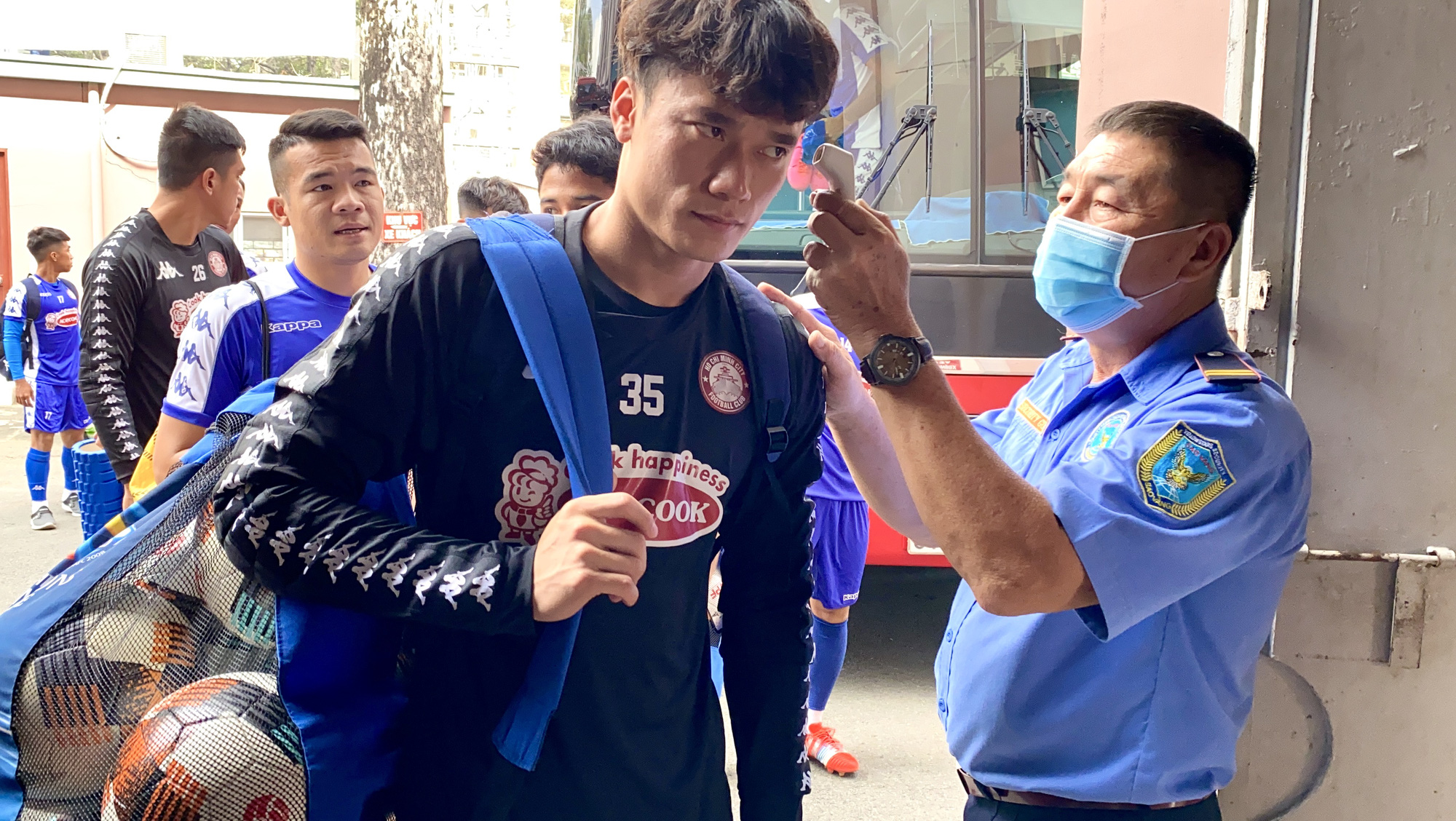 Công Phượng chưa tập buổi nào kể từ ngày HLV Chung Hae-soung trở lại