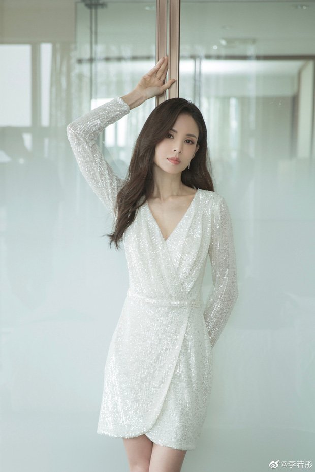 Kinh ngạc với vẻ đẹp “mỹ nhân không tuổi” của Cbiz - Ảnh 1.
