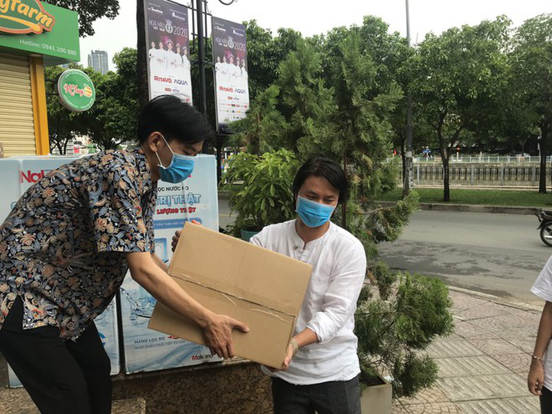 Sao Việt chung tay hướng về Đ&agrave; Nẵng, Ho&agrave;i Linh l&agrave;m thơ - Ảnh 6.
