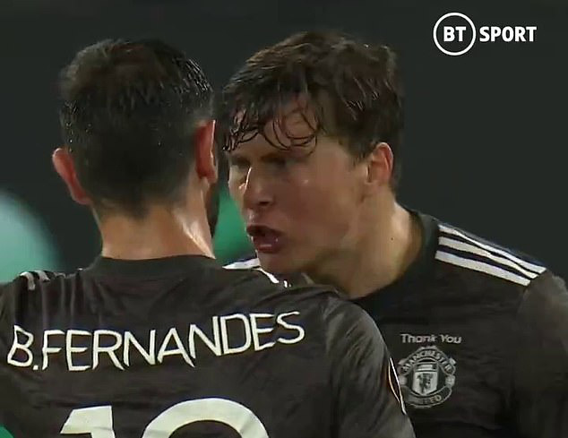 Man Utd nhận bàn thua, Fernandes bị đồng đội xúc phạmchửi “đồ chó”