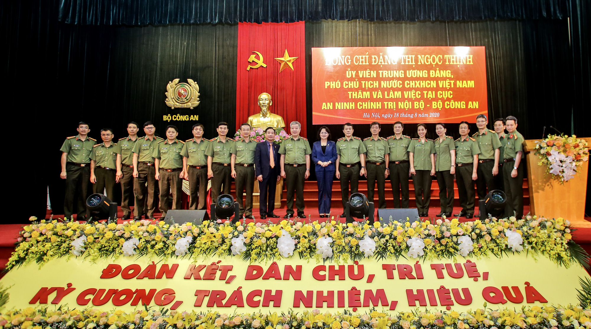 Phó Chủ tịch nước biểu dương những chiến công xuất sắc của Cục An ninh chính trị nội bộ - Ảnh 5.