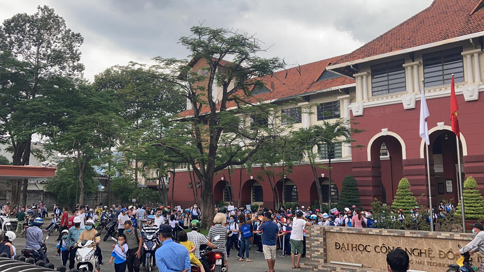 Đồng Nai: Xử nghiêm trường cho học sinh đi học mùa Covid-19