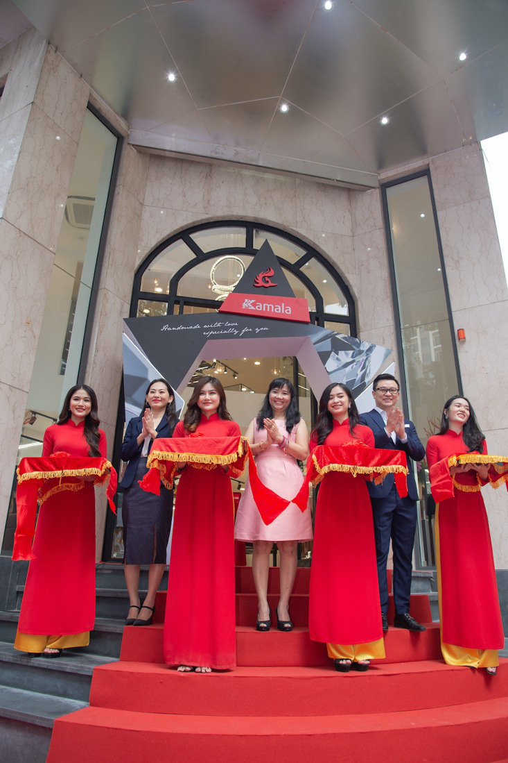 Ch&iacute;nh thức khai trương showroom trang sức đ&aacute; thi&ecirc;n nhi&ecirc;n cao cấp Kamala - Ảnh 2.