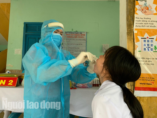 Quảng Nam: Thầy gi&aacute;o mắc Covid-19 đi coi thi tốt nghiệp THPT n&oacute;i g&igrave;? - Ảnh 1.