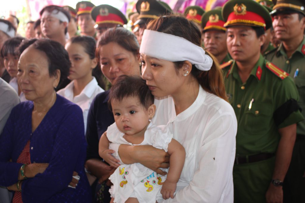 Ngã xuống ở tuổi 30 - Ảnh 2.