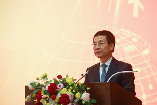Bộ trưởng Nguyễn Mạnh H&ugrave;ng c&ocirc;ng bố giải thưởng Sản phẩm C&ocirc;ng nghệ số Make in Vietnam 2020 - Ảnh 2.