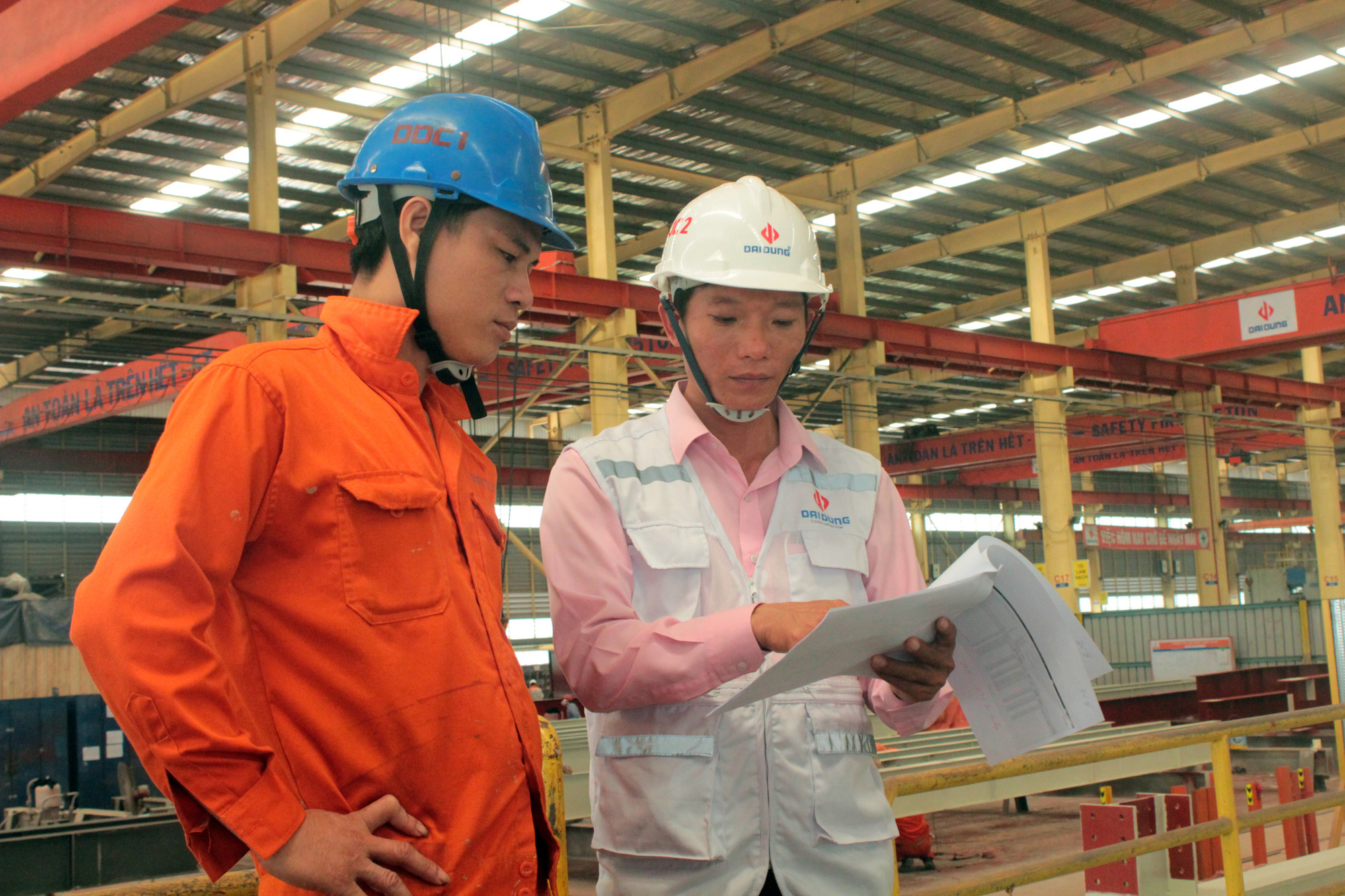 DẤN THÂN SÁNG TẠO (*): Hết lòng với thợ trẻ