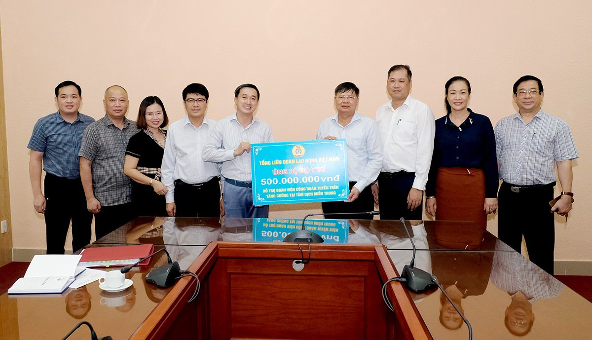 Vận động CNVC-LĐ tình nguyện hiến máu
