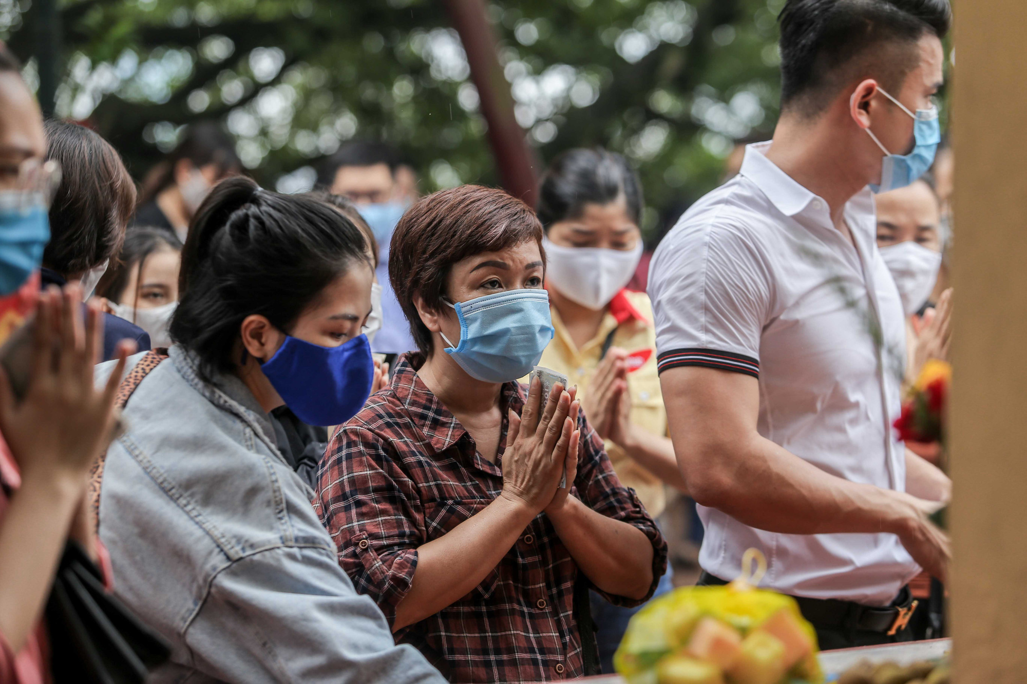 Người d&acirc;n H&agrave; Nội đổ x&ocirc; tới phủ T&acirc;y Hồ bất chấp lệnh cấm tụ tập - Ảnh 9.