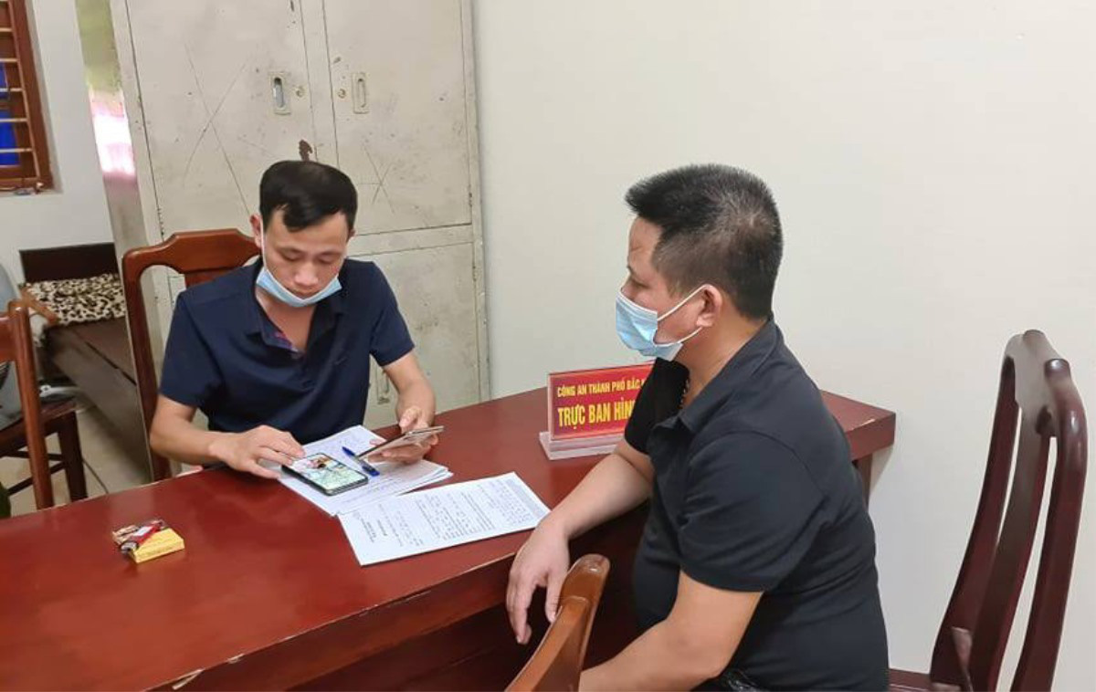 Chủ quán bắt cô gái quỳ xin lỗi vì chê đồ ăn mất vệ sinh khai gì tại cơ quan công an? - Ảnh 2.
