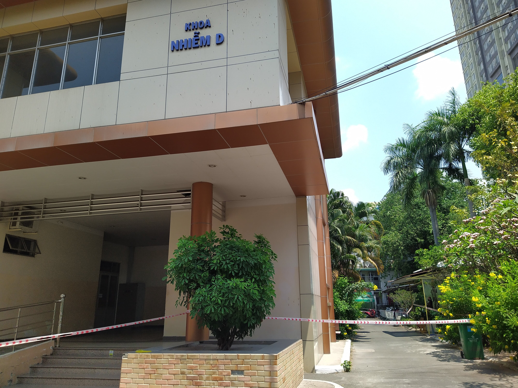 NÓNG: TP HCM công bố thêm kết quả xét nghiệm 245 người tiếp xúc với 8 ca Covid-19 - Ảnh 1.