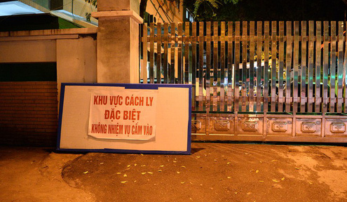 Cận cảnh phong toả, khử khuẩn Bệnh viện E Trung ương ngay trong đ&ecirc;m - Ảnh 5.