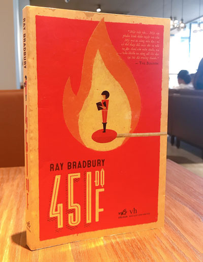 451 độ F- kiệt tác của thiên tài Ray Bradbury - Ảnh 1.