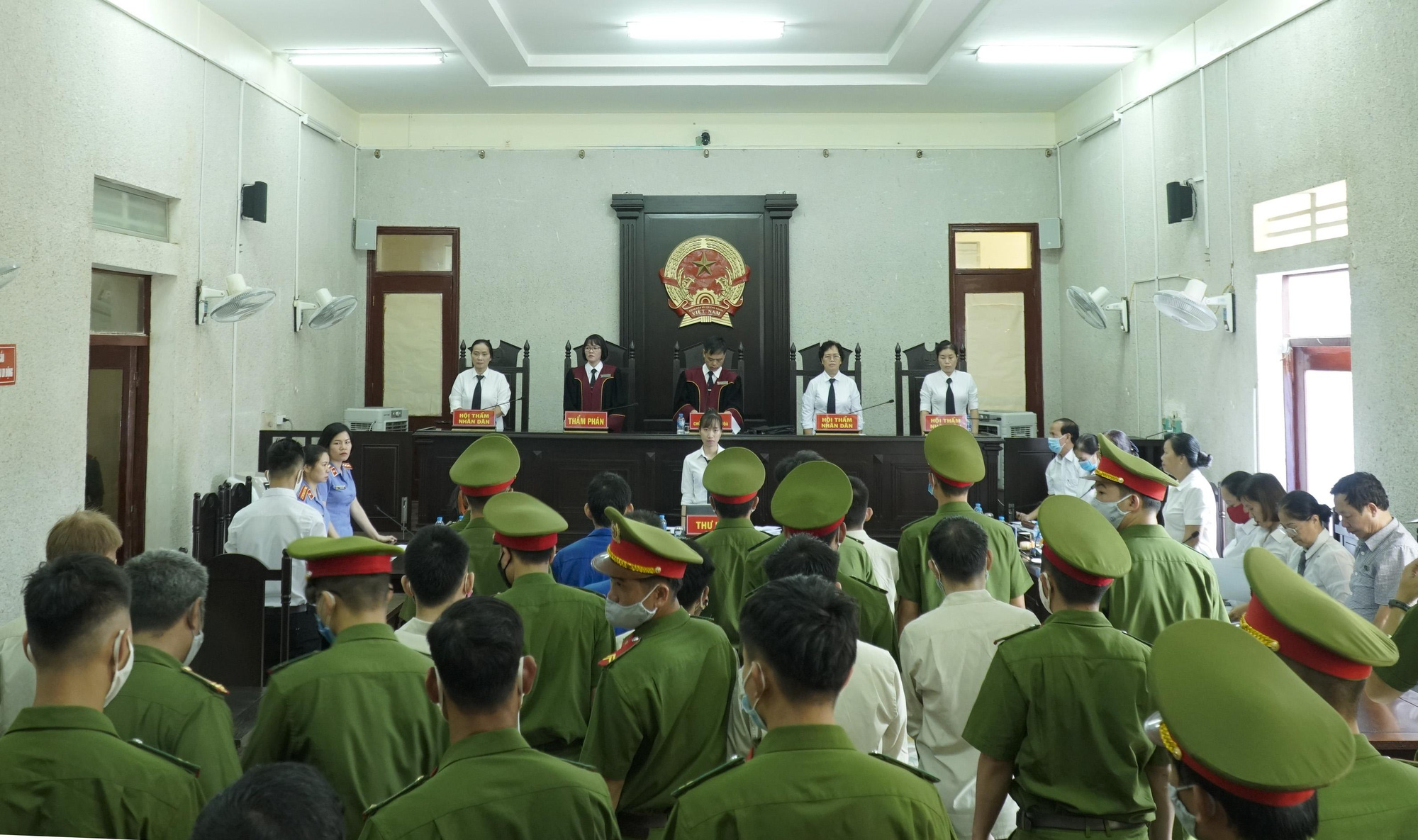7 đối tượng trong đường d&acirc;y bu&ocirc;n b&aacute;n 150 b&aacute;nh heroin lĩnh &aacute;n tử - Ảnh 1.