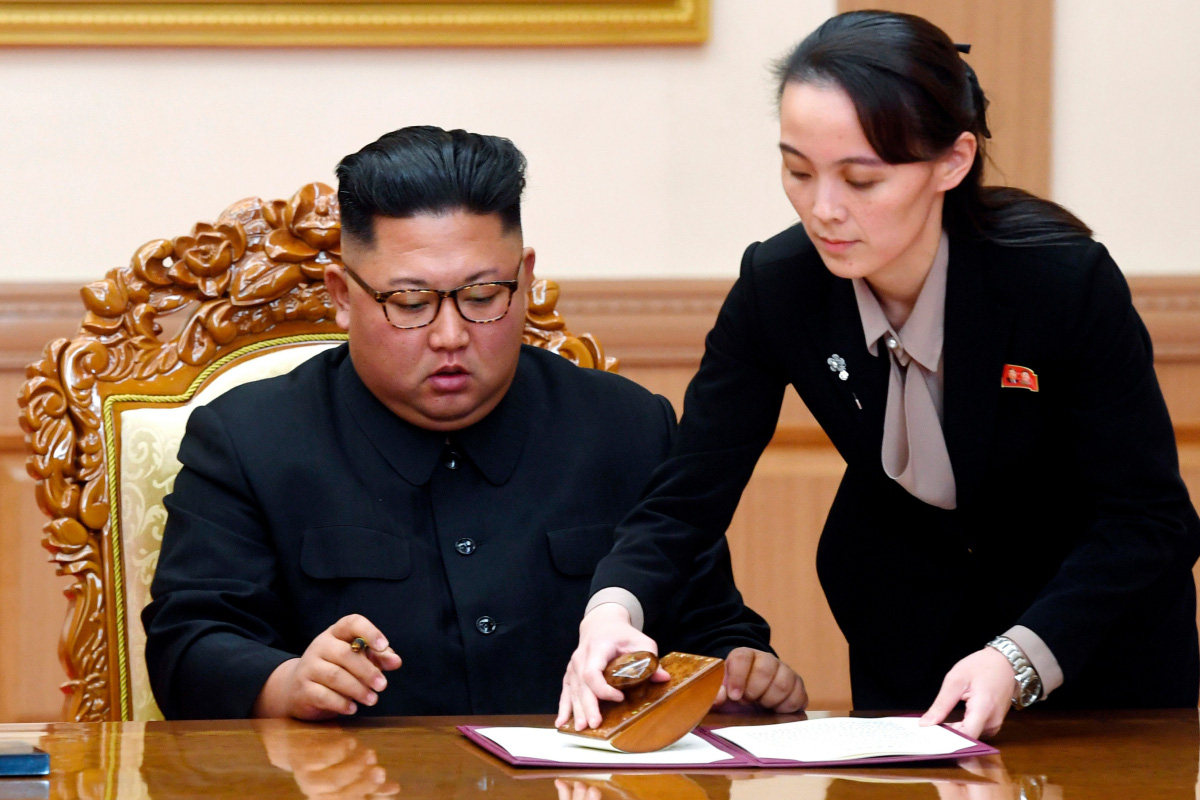 Tình báo Hàn Quốc: Ông Kim jong-un chia sẻ quyền lực vì áp lực