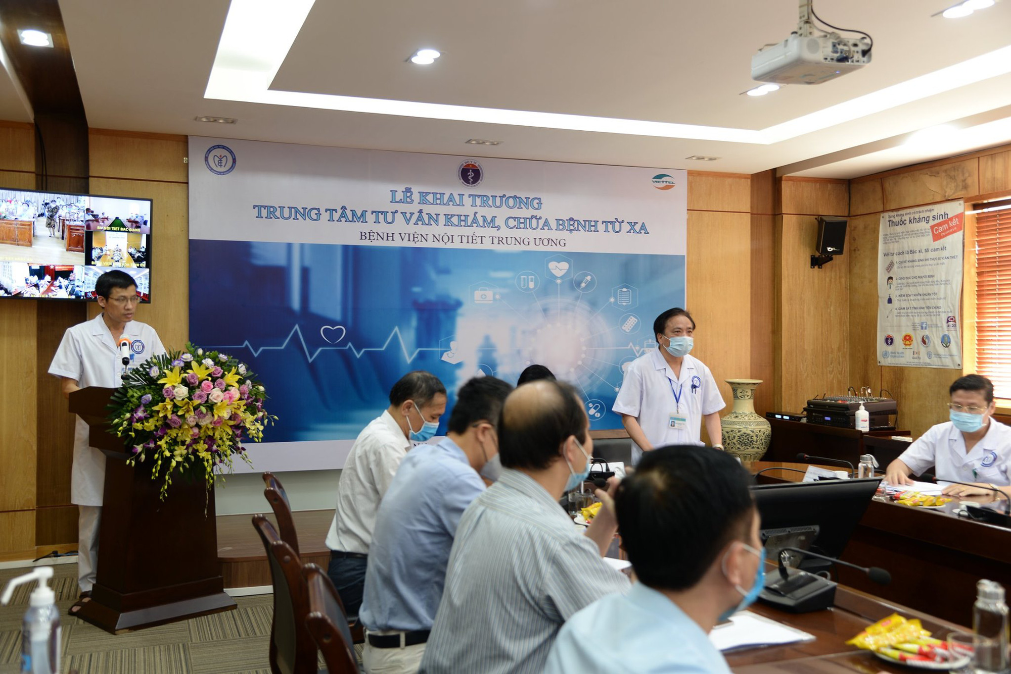 Bệnh viện Nội tiết Trung ương thực hiện kh&aacute;m chữa bệnh từ xa - Ảnh 1.